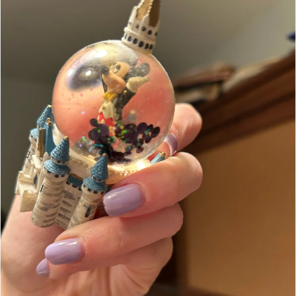 Mini Mickey snowglobe - Picture 3 of 3